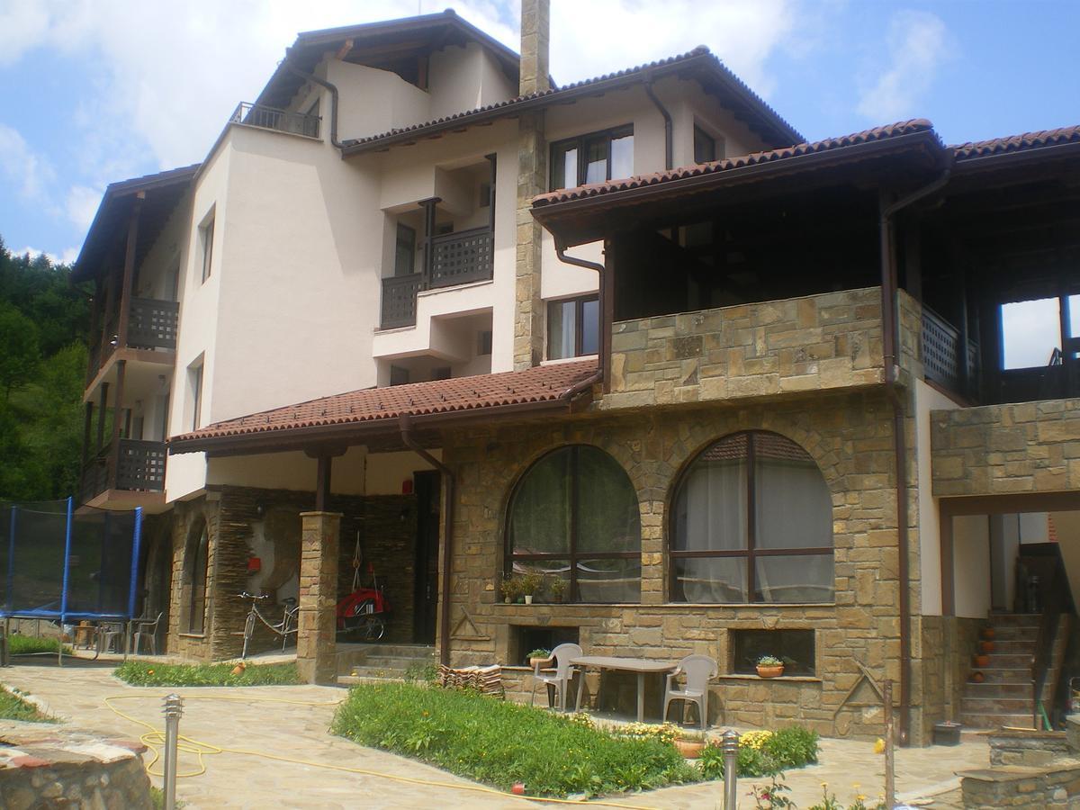 Family Hotel Balkana อาพริลซี ภายนอก รูปภาพ